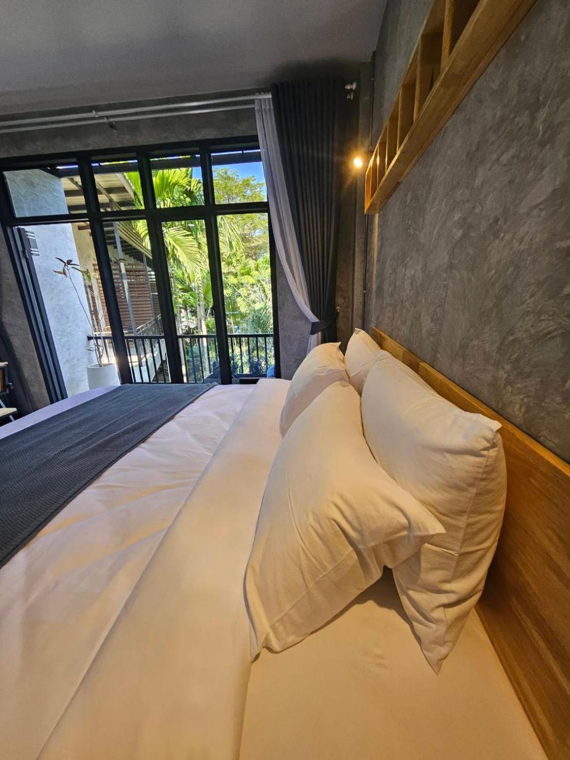 The Picturebook Guesthouse Мае-Сот Экстерьер фото