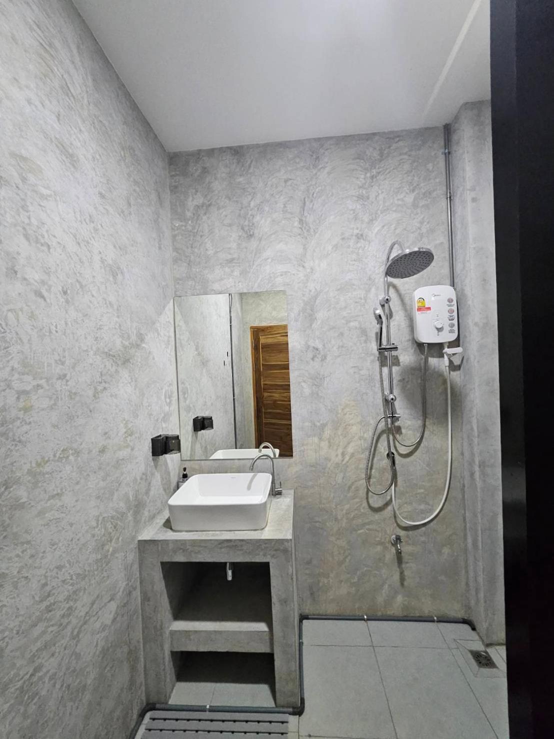 The Picturebook Guesthouse Мае-Сот Экстерьер фото
